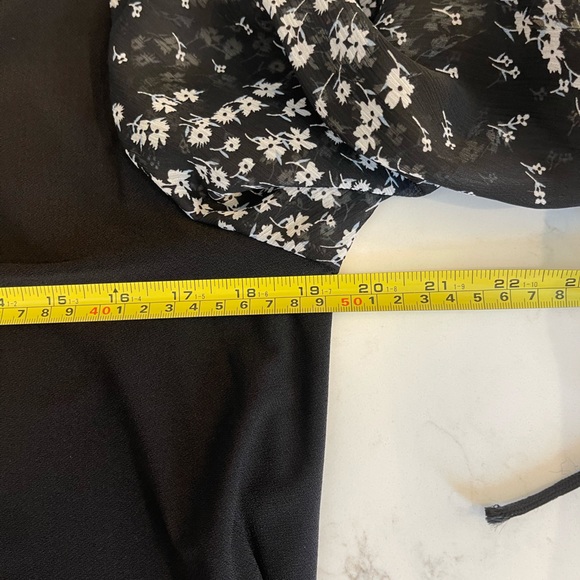 New Top - Picture 5 of 6